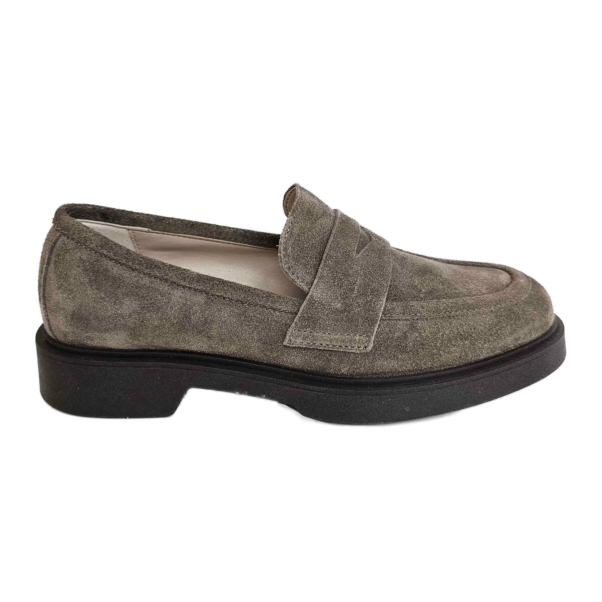 Milliways, Loafer aus Wildleder in Salbei