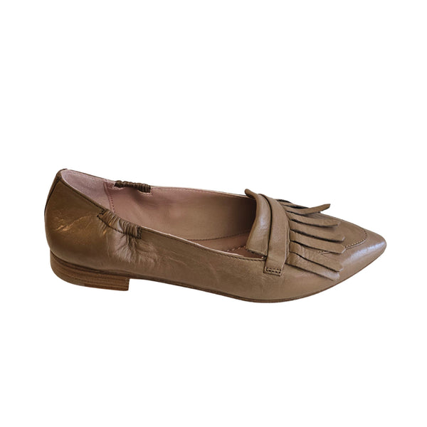 Milliways, Taupefarbener Nappalederslipper mit Fransenlasche