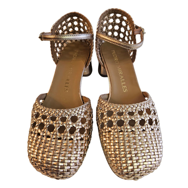 Pedro Miralles, Flechtsandalette in Rosegold