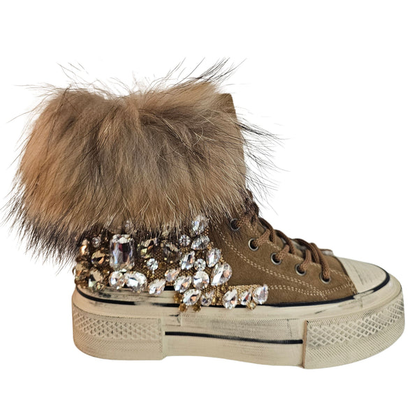 NAN-KU Couture, gefütterter High-Top Sneaker in cognacfarbenem Wildleder