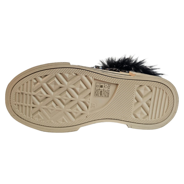 NAN-KU Couture, gefütterter High-Top Sneaker in schwarzem Wildleder