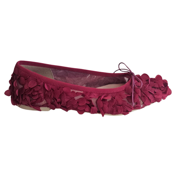 Pretty Ballerina, Ballerina in Rot mit Blütenbesatz
