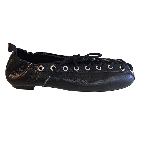 Pedro Miralles, schwarzer Ballerina zum Schnüren