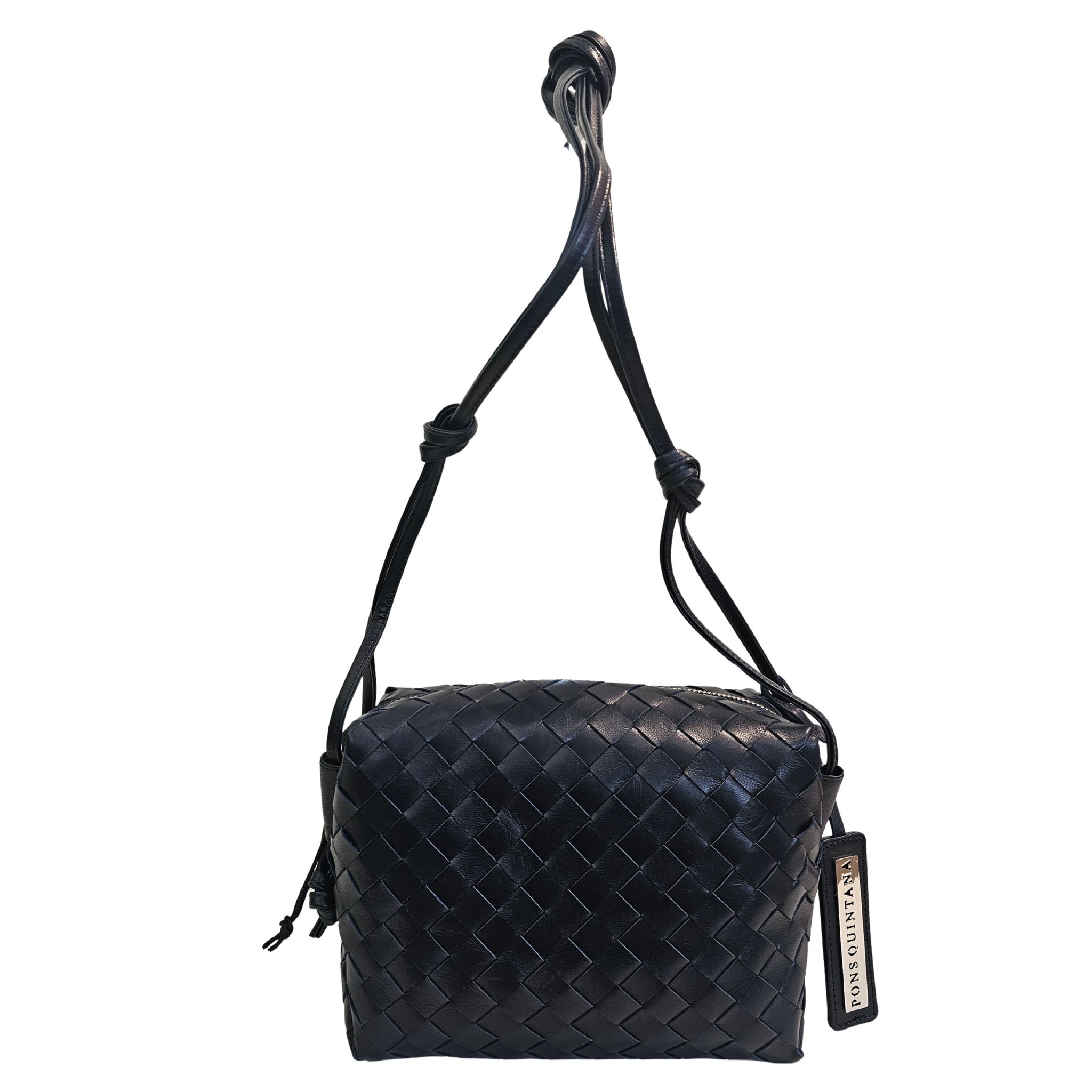 Pons Quintana, Umhängetasche aus geflochtenem Leder in Blau