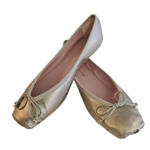 Pretty Ballerinas, Ballerina in Altgold