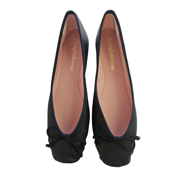 Pretty Ballerinas, dunkelblauer Ballerina in Karreeform