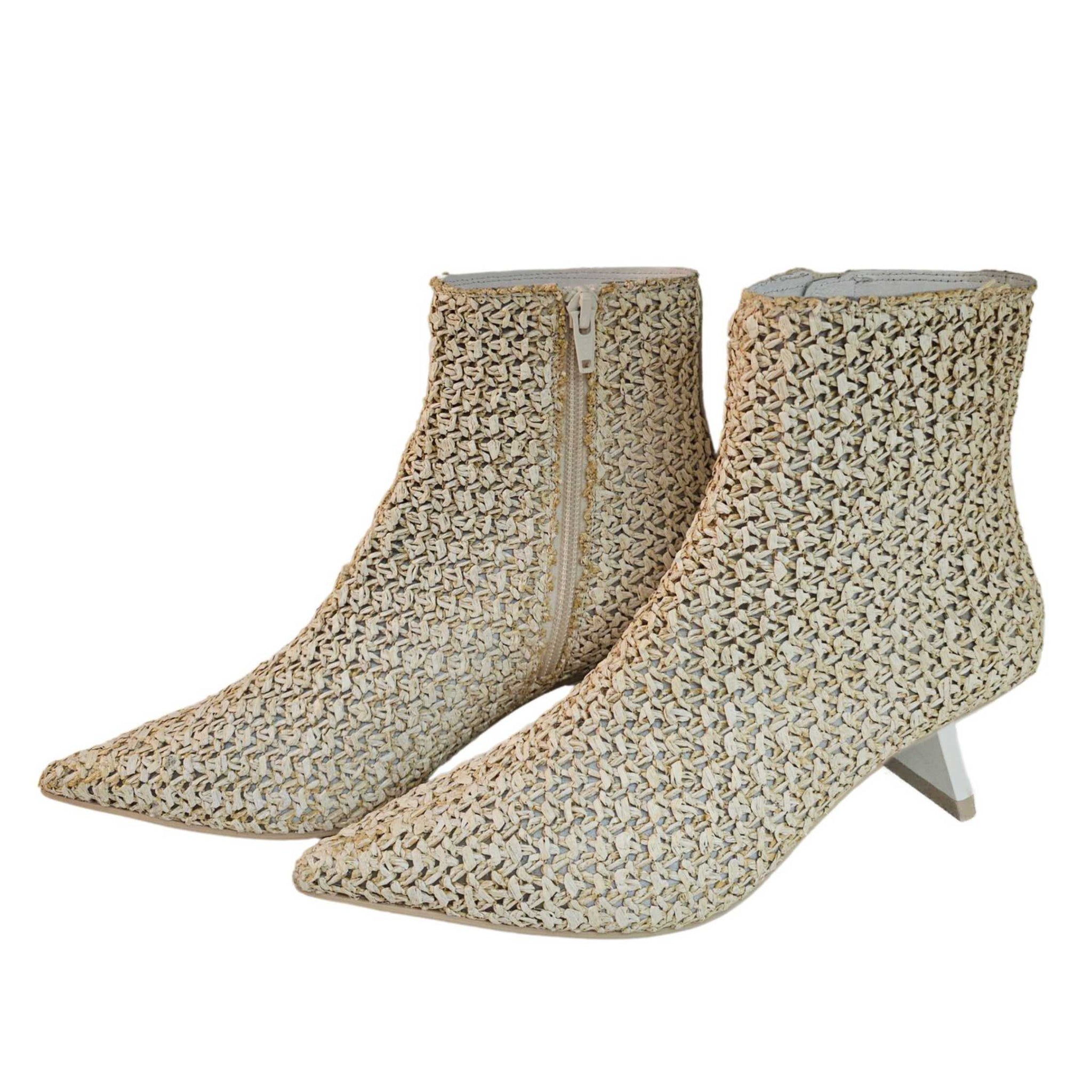 RAS, Stiefelette aus Bast