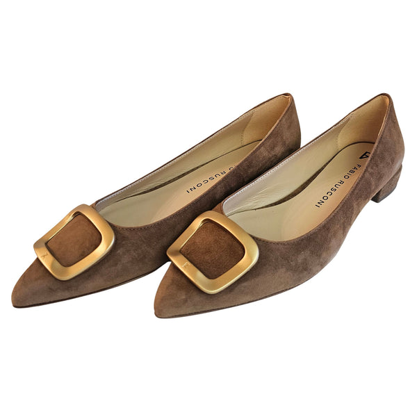 Fabio Rusconi, Wildleder Flat-Ballerina mit mattgoldener Zierspange in Cognac