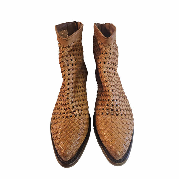 Cordwainer, Flechtlederstiefelette in hellem Cognac