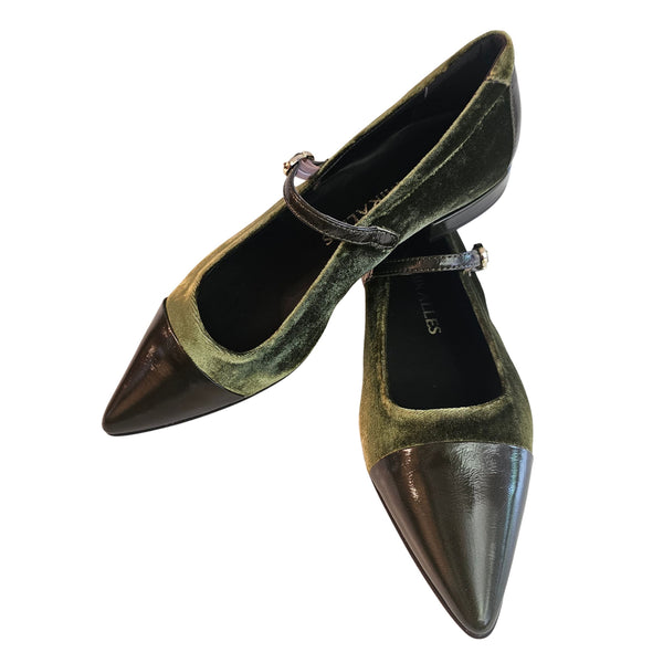 Pedro Miralles, flacher Samtschuh in Moosgrün