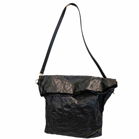 VIAMAILBAG, Natalie, Umhängetasche in Schwarz, vegan
