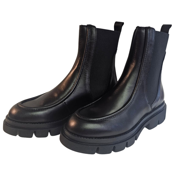 Weekend, Chelseaboot in Schwarz