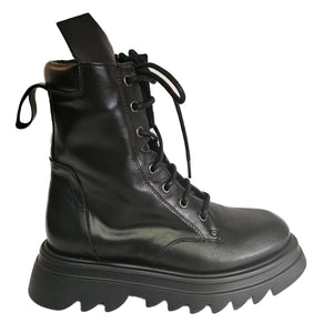 Weekend, Schnürstiefelette in Schwarz