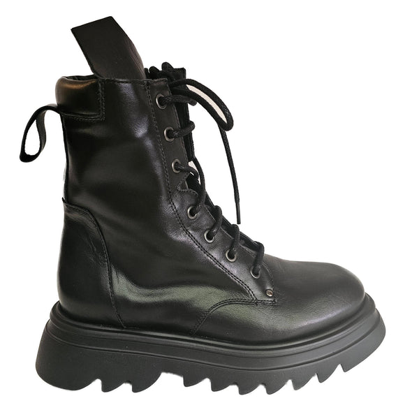 Weekend, Schnürstiefelette in Schwarz