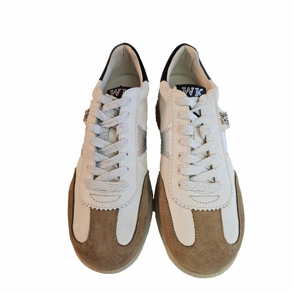Weekend, weiße Sneaker mit silber/sand/schwarzen Applikationen