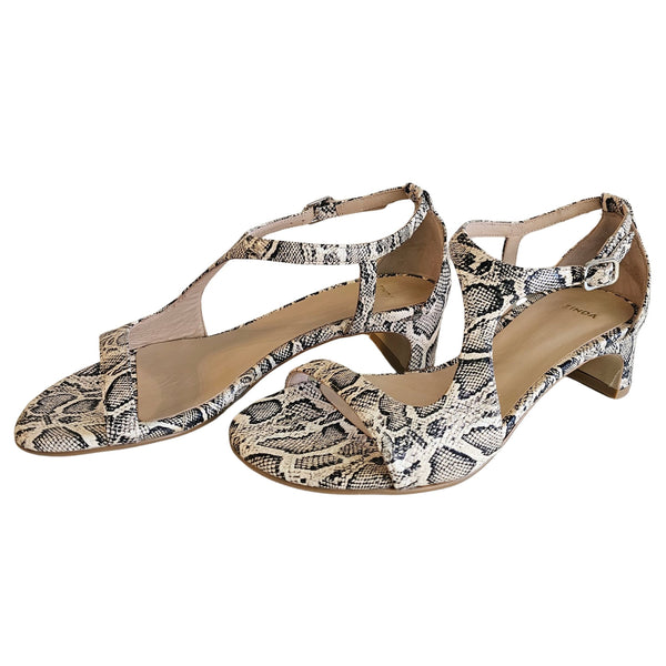 Zinda, Sandalette mit Snakeprint in Natur und Schwarz