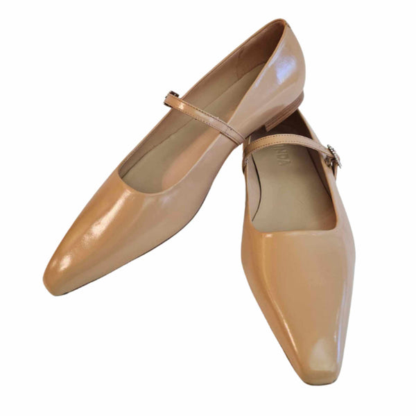 Zinda, Riemchenschuh in Beige