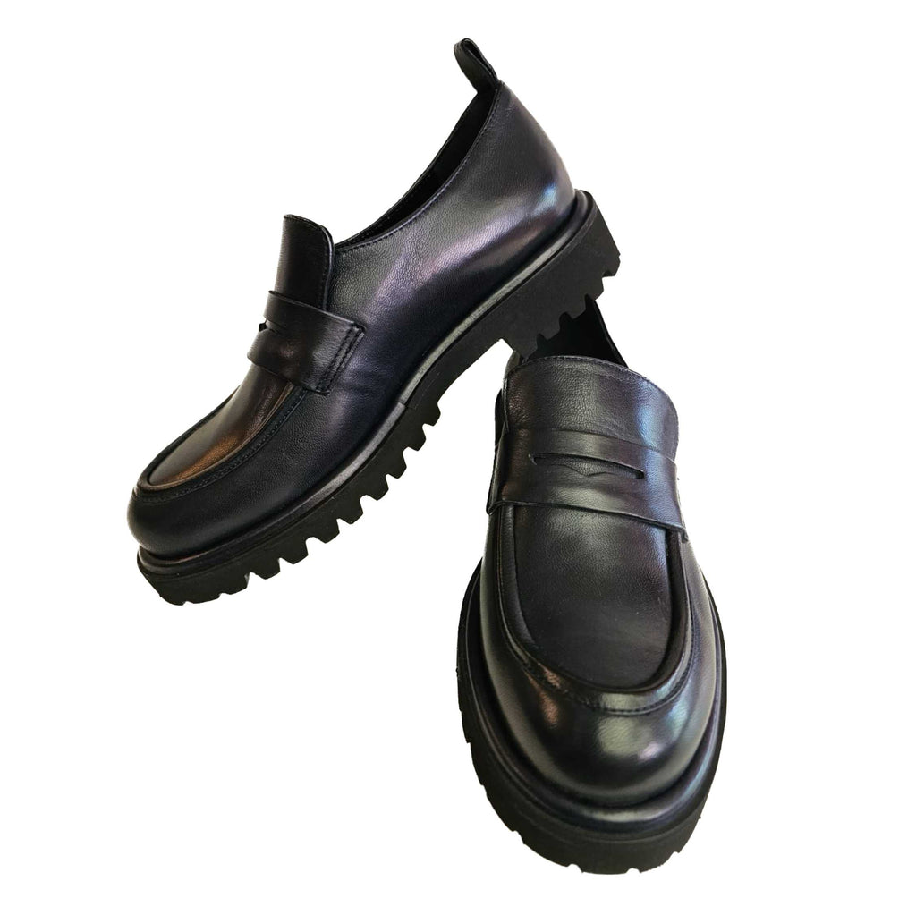 Caiman Loafer in Nachtblau Schuhe by Milliways