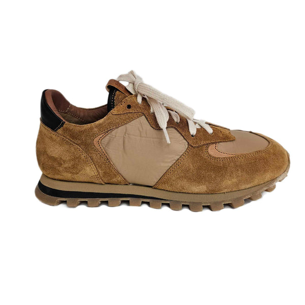 Elia Maurizi, cognacfarbener Sneaker in Wildleder