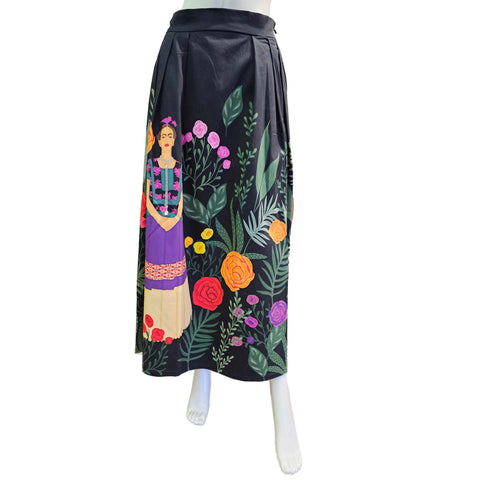 Marianna Déri, schwarzer Midi-Rock mit Frida Kahlo Motiven