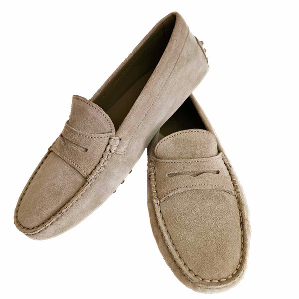 Milliways, sandfarbene Wildleder-Slipper mit Noppen