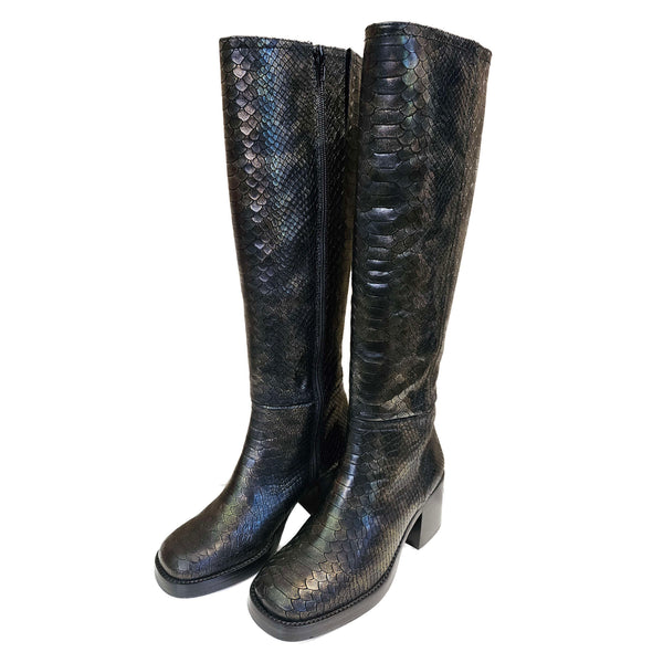 Zinda, Langschaftstiefel mit Snake-Prägung in Schwarz-Metallic-Optik