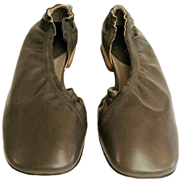 IXOS, khakifarbener Slipper mit Cut-Out in Karreeform
