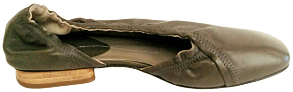 IXOS, khakifarbener Slipper mit Cut-Out in Karreeform
