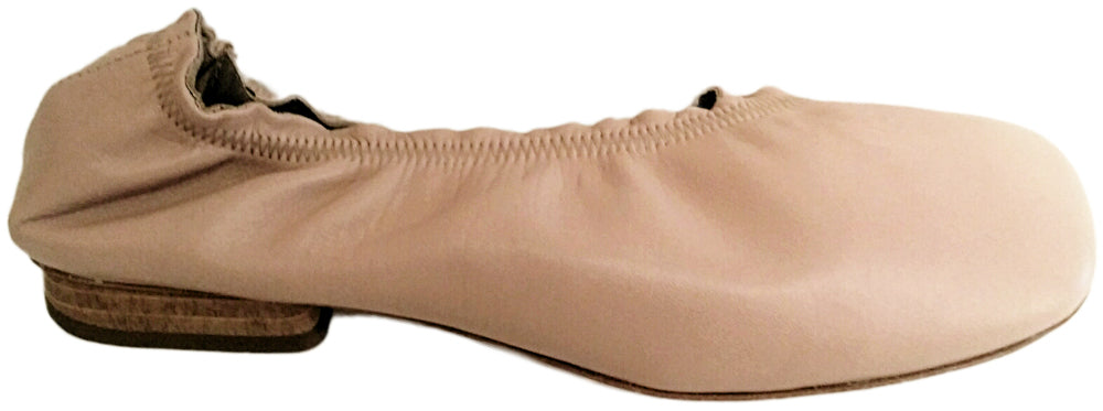 IXOS, nude-roséfarbener Slipper mit Cut-Out in Karreeform