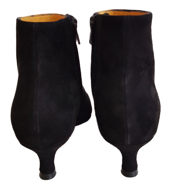 Mara Bini, schwarze Wildleder-Stiefelette mit Kittenheel