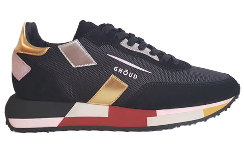 Ghōud, Wildleder-Sneaker in Schwarz mit bunter Sohle