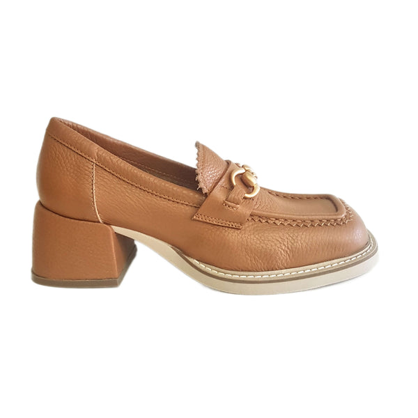 Mara Bini, cognacfarbener Loafer mit goldfarbener Schnalle