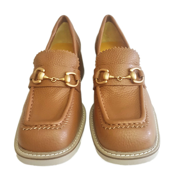 Mara Bini, cognacfarbener Loafer mit goldfarbener Schnalle