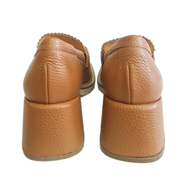 Mara Bini, cognacfarbener Loafer mit goldfarbener Schnalle