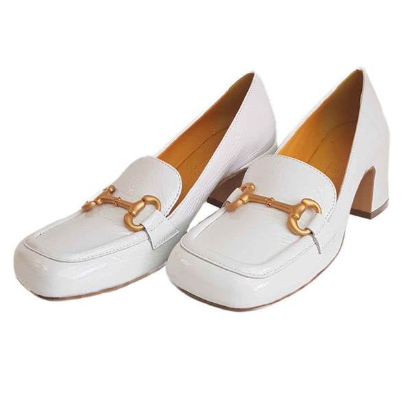 Mara Bini, Knautschlack-Loafer in Weiß