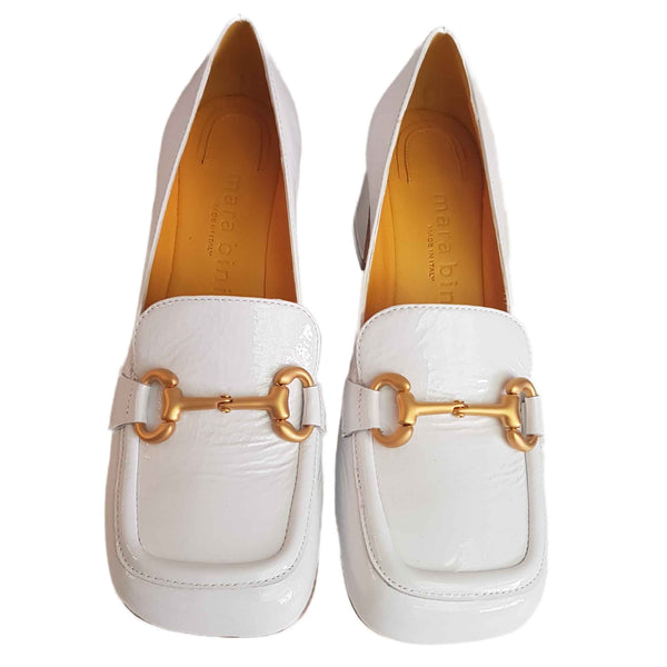 Mara Bini, Knautschlack-Loafer in Weiß