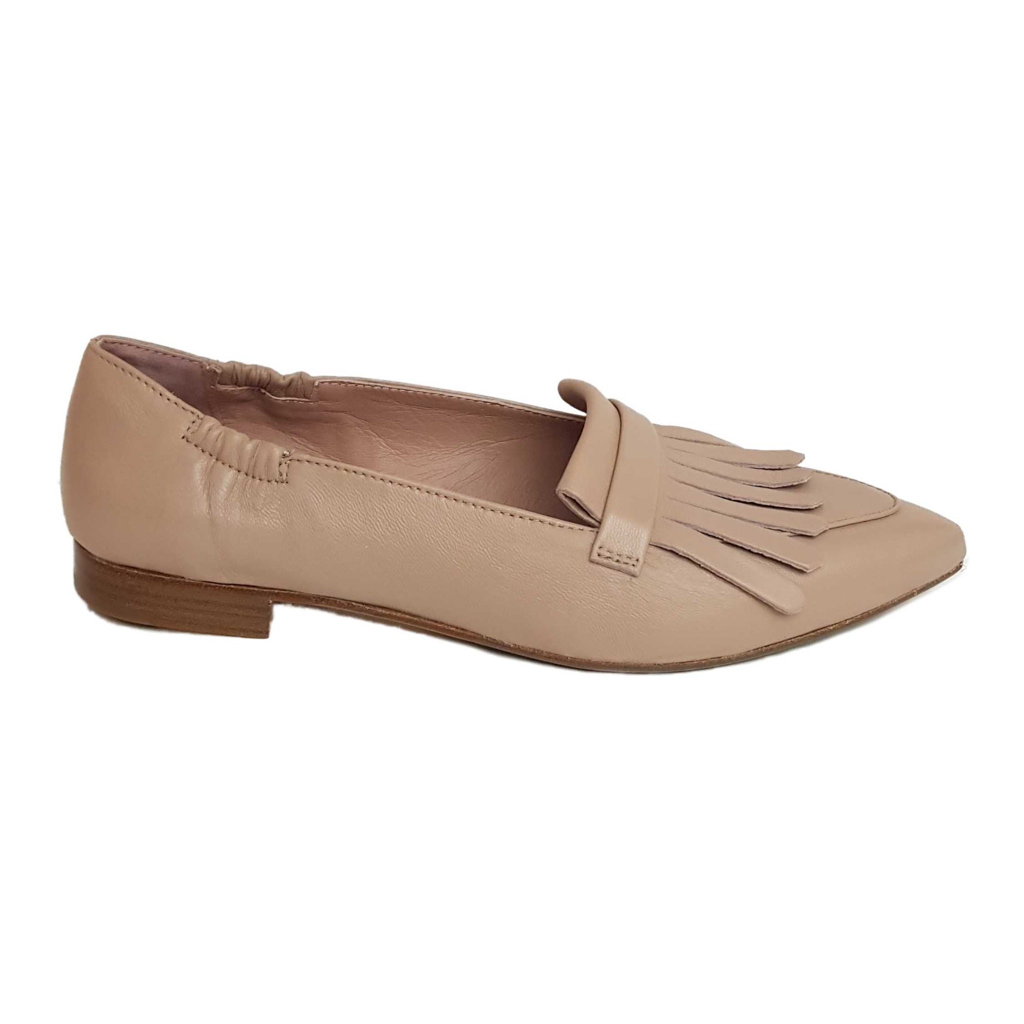 Milliways, nudefarbener Nappalederslipper mit Fransenlasche