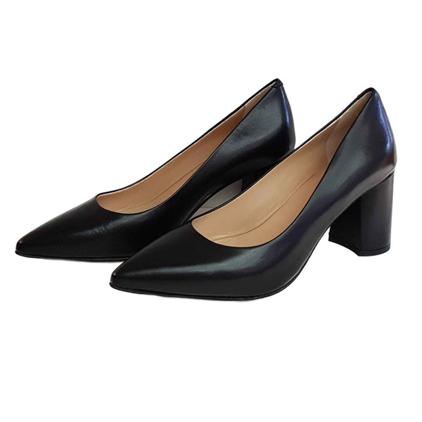 Milliways, spitze Nappalederpumps in Schwarz