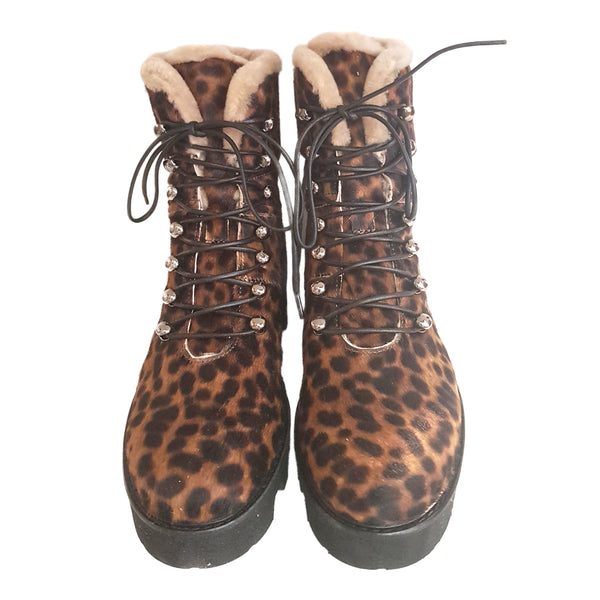 Milliways, Schnürstiefelette in Leoprint