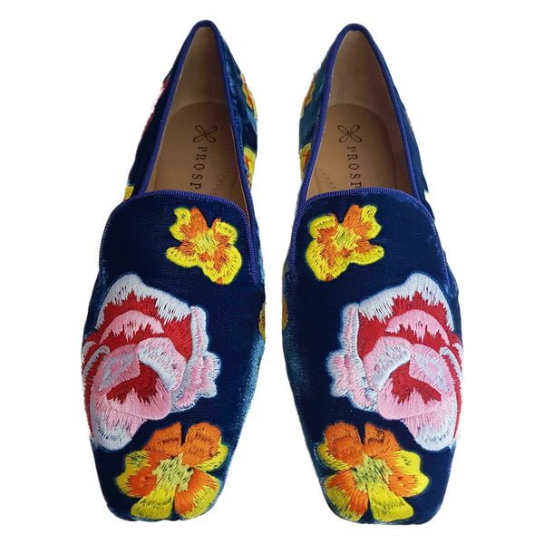 Prosperine, dunkelblauer Samtloafer mit floraler Stickerei