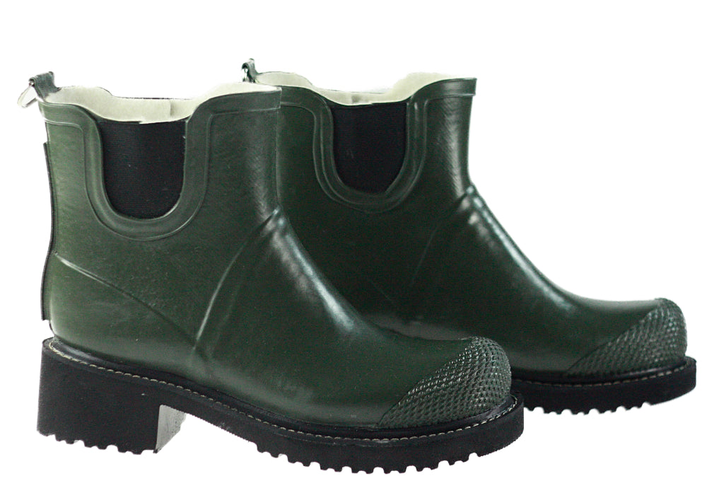 Ilse Jacobsen, Regenstiefel aus Naturgummi in Olive mit robuster, schwarzer Gummisohle