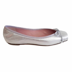 Pretty Ballerinas, silberfarbener Ballerina in Karreeform