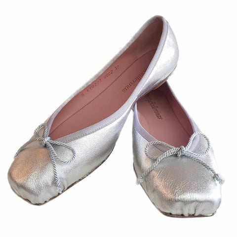 Pretty Ballerinas, silberfarbener Ballerina in Karreeform